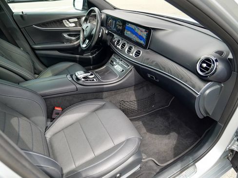 Used 2018 Mercedes-Benz E 400 4MATIC Wagon image 35