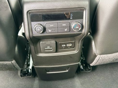 Used 2023 GMC Acadia AT4 w/ Technology Package AWD/4WD image 29