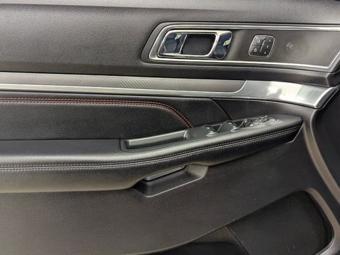 Used 2018 Ford Explorer Sport w/ Equipment Group 401A image 13