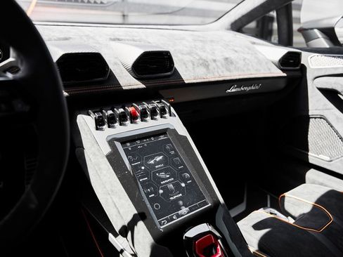 Used 2023 Lamborghini Huracan Sterrato image 63