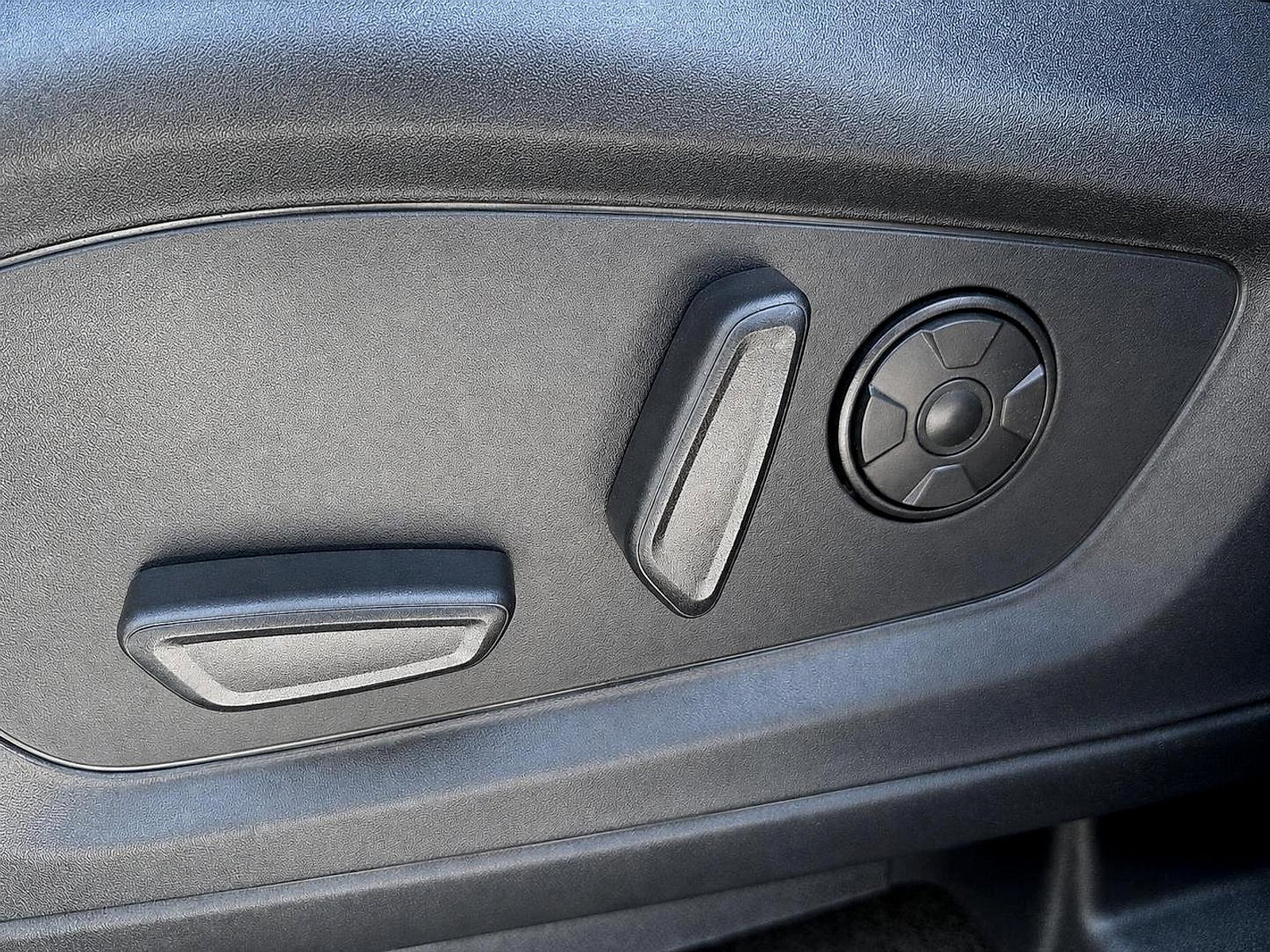 New 2026 Ford Explorer Platinum RWD image 15