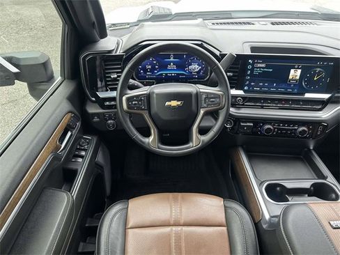 Used 2024 Chevrolet Silverado 2500 High Country w/ High Country Premium Package image 14