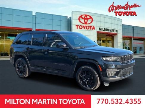 Used 2024 Jeep Grand Cherokee Altitude AWD/4WD image 1