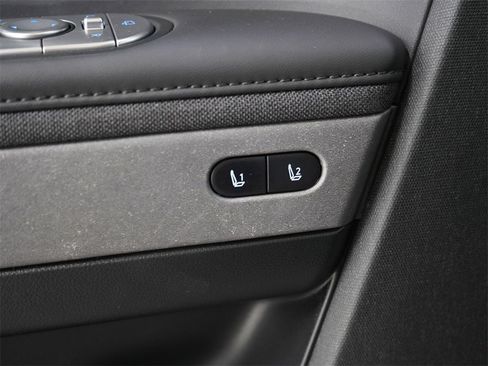 Used 2024 Hyundai Ioniq 5 Limited image 23