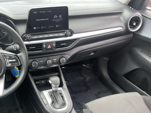 Certified 2024 Kia Forte LXS FWD image 11
