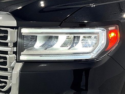 Used 2022 GMC Acadia Denali image 32