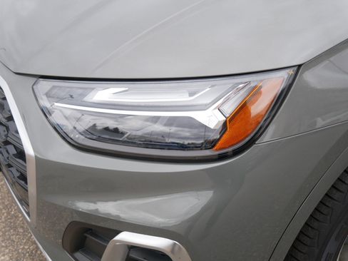 Used 2023 Audi Q5 e Premium w/ Convenience Package AWD/4WD image 16