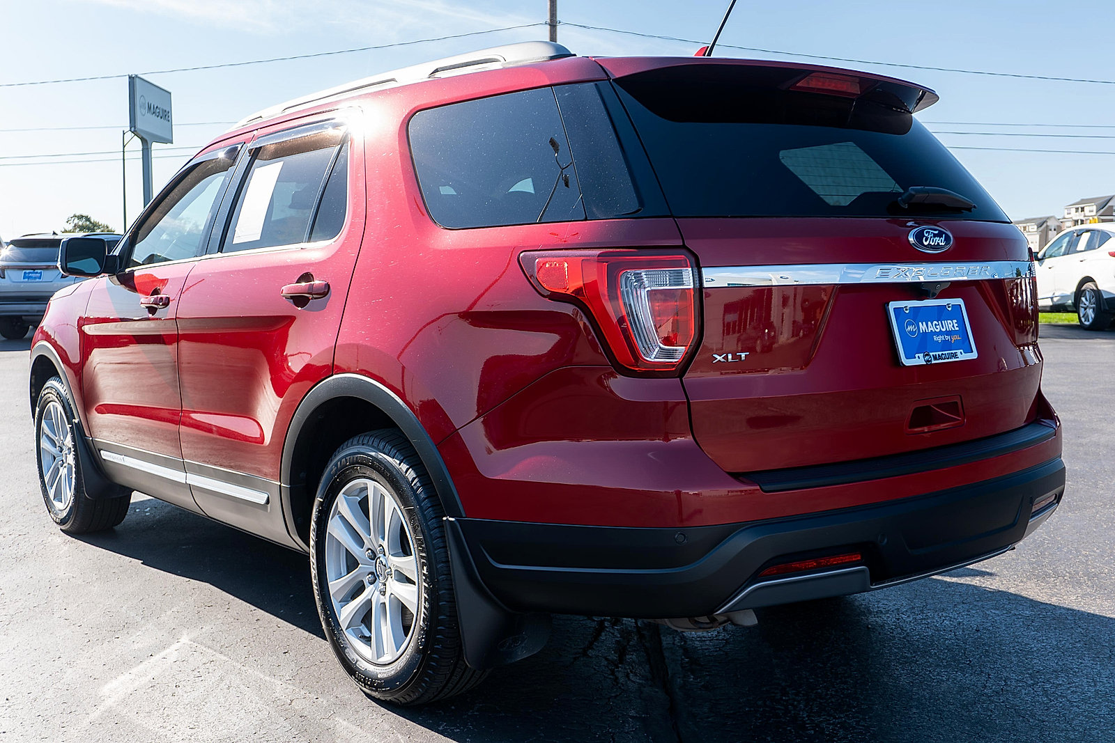 Used 2019 Ford Explorer XLT w/ Equipment Group 201A AWD/4WD image 8