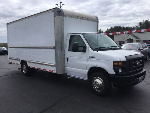 Used 2015 Ford E-350 and Econoline 350 Super Duty RWD image 8