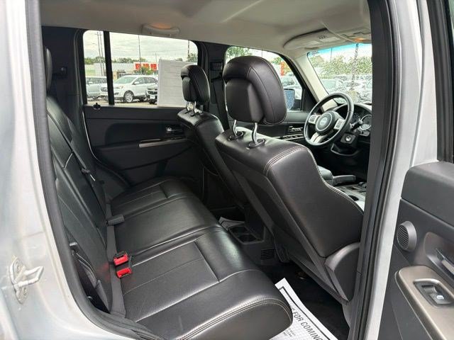Used 2012 Jeep Liberty Limited AWD/4WD image 18