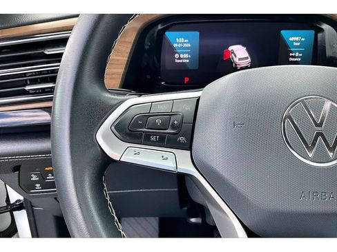 Used 2024 Volkswagen Atlas SE FWD image 11