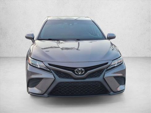 Used 2019 Toyota Camry SE w/ Carpet Mat Package FWD image 2