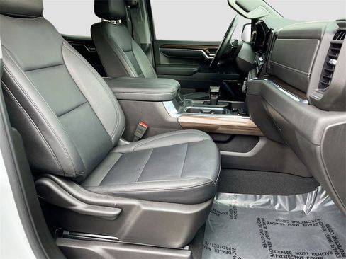 Used 2024 Chevrolet Silverado 1500 LT Trail Boss w/ Convenience Package II image 29