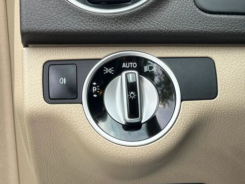 Used 2014 Mercedes-Benz C 250 Sedan image 36