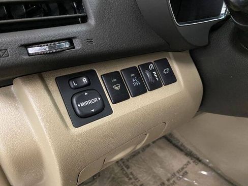 Used 2009 Toyota Highlander Limited w/ Extra Value Pkg 8 AWD/4WD image 12