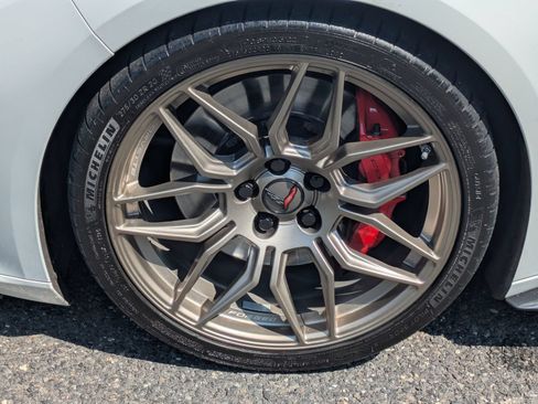 Used 2025 Chevrolet Corvette Z06 RWD image 30