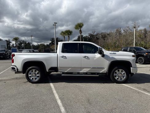 Used 2024 Chevrolet Silverado 2500 High Country image 2