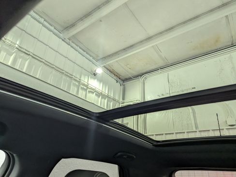 Used 2023 Chevrolet TrailBlazer ACTIV w/ Sun and Liftgate Package AWD/4WD image 24