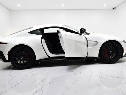 Used 2020 Aston Martin V8 Vantage Coupe RWD image 9