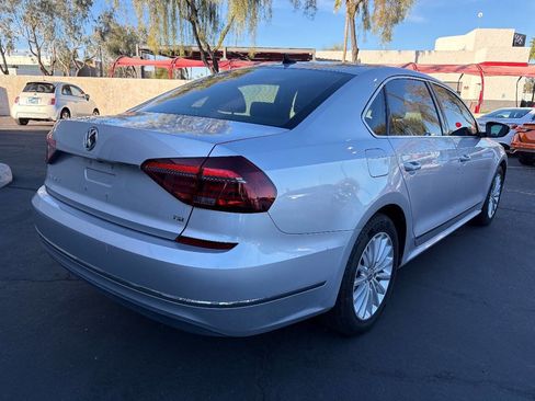 Used 2017 Volkswagen Passat 1.8T SE w/ SE Lighting Package image 7