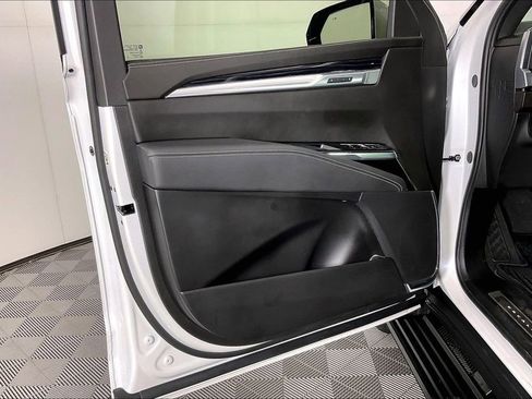 Used 2025 Cadillac Escalade Sport w/ Touring Package AWD/4WD image 23