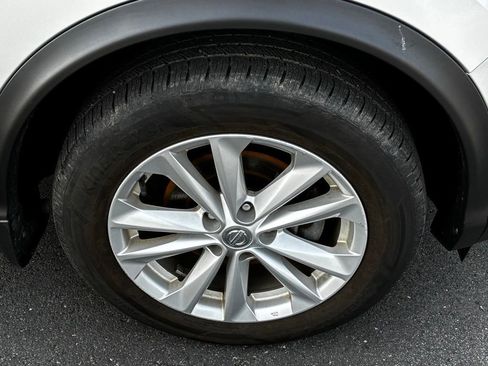 Used 2018 Nissan Rogue Sport SV w/ SV Technology Package image 12