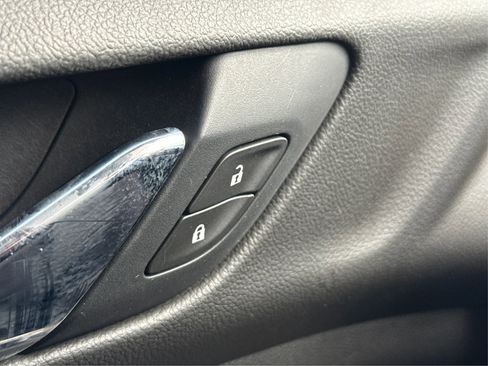 Used 2020 GMC Acadia SLE w/ Driver Convenience Package image 27