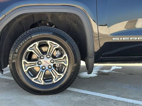 Used 2025 GMC Sierra 1500 SLT AWD/4WD image 8
