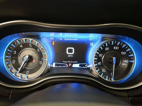 Used 2022 Chrysler 300 Touring L w/ Popular Equipment Group AWD/4WD image 12