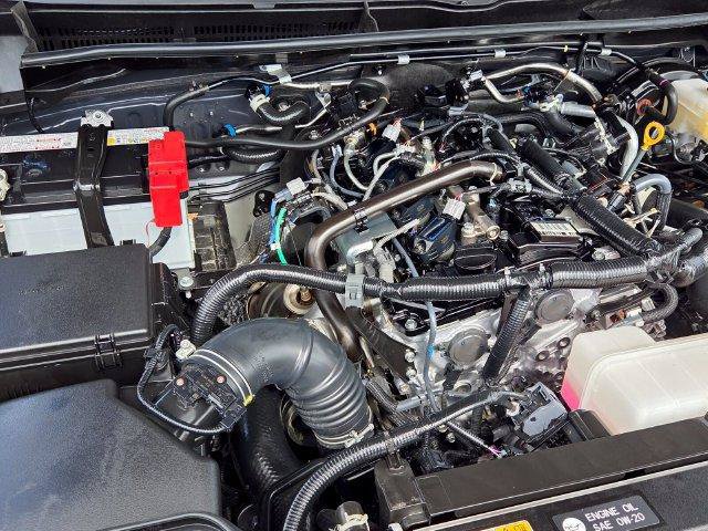 Used 2025 Toyota 4Runner SR5 AWD/4WD image 21