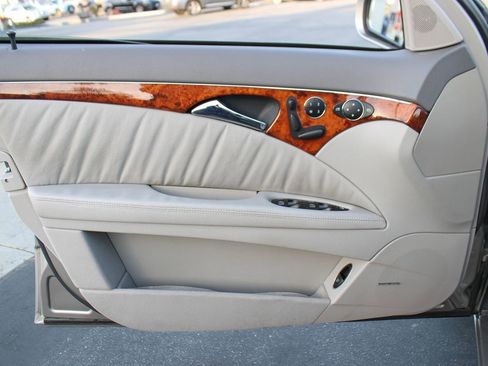 Used 2004 Mercedes-Benz E 320 Sedan image 36