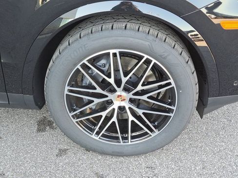 Used 2026 Porsche Cayenne image 11