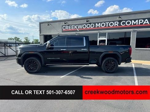 Used 2024 GMC Sierra 2500 Denali Ultimate AWD/4WD image 6