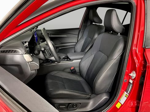 Used 2025 Toyota Camry XSE FWD image 8