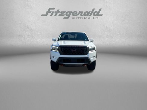 Used 2022 Nissan Frontier PRO-4X AWD/4WD image 2
