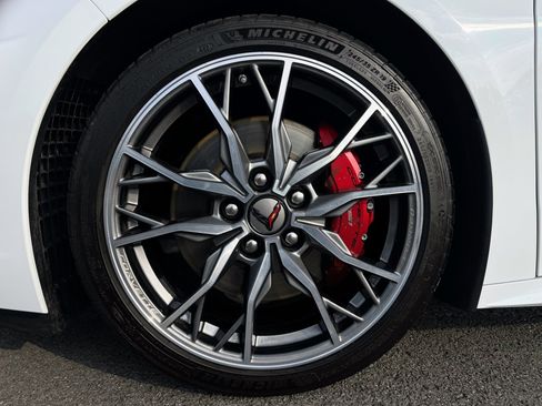 Used 2025 Chevrolet Corvette Stingray Premium Cpe w/ Z51 Performance Package image 23