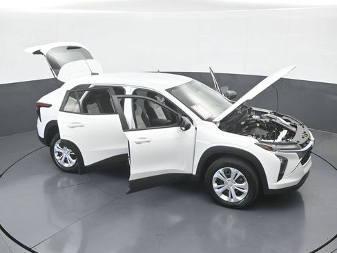 Used 2025 Chevrolet Trax LS FWD image 62