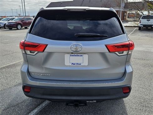Used 2019 Toyota Highlander LE image 10
