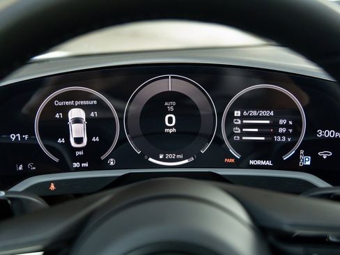 Certified 2025 Porsche Taycan image 14