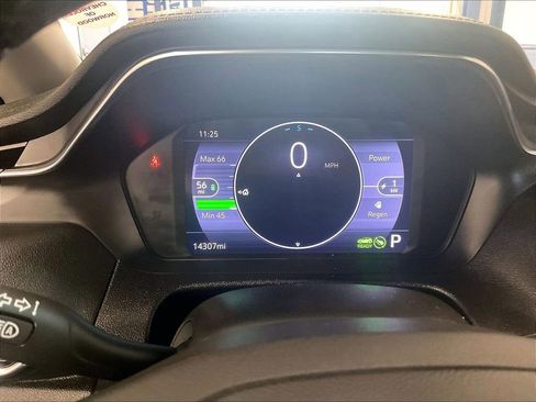 Used 2023 Chevrolet Bolt LT FWD image 24