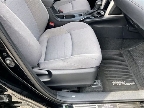 Used 2023 Toyota Corolla Cross AWD Hybrid image 35