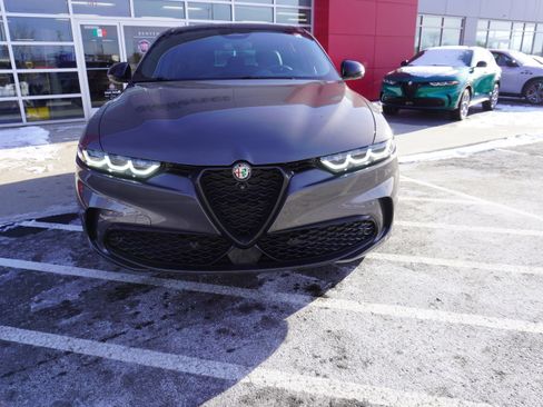 New 2024 Alfa Romeo Tonale Veloce image 4