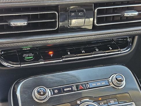 Used 2022 Lincoln Nautilus Reserve w/ Luxury Package image 23