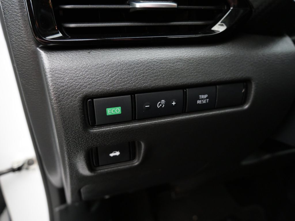 Used 2024 Nissan Sentra SV FWD image 16