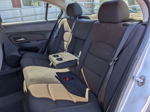 Used 2015 Chevrolet Cruze LT image 10