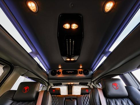 Used 2023 Chevrolet Express 2500 image 79