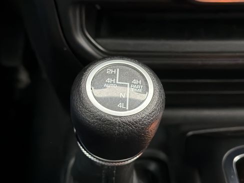 Used 2023 Jeep Gladiator Willys image 21