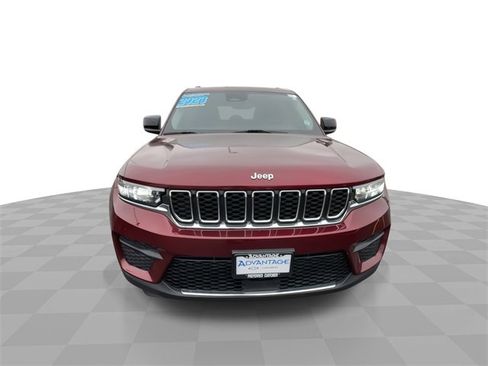 Used 2023 Jeep Grand Cherokee Laredo w/ Luxury Tech Group I image 3