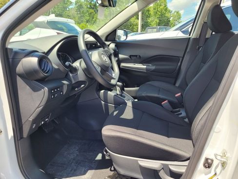 New 2025 Nissan Kicks Play S w/ Interior Electronics Package image 2