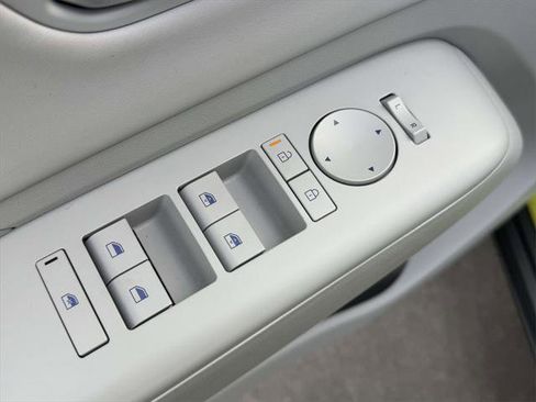 Certified 2025 Hyundai Kona Limited image 15